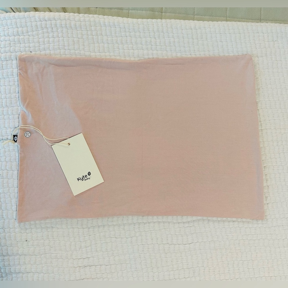 Kyte Baby Blush Toddler Pillowcase - TAGS ON!